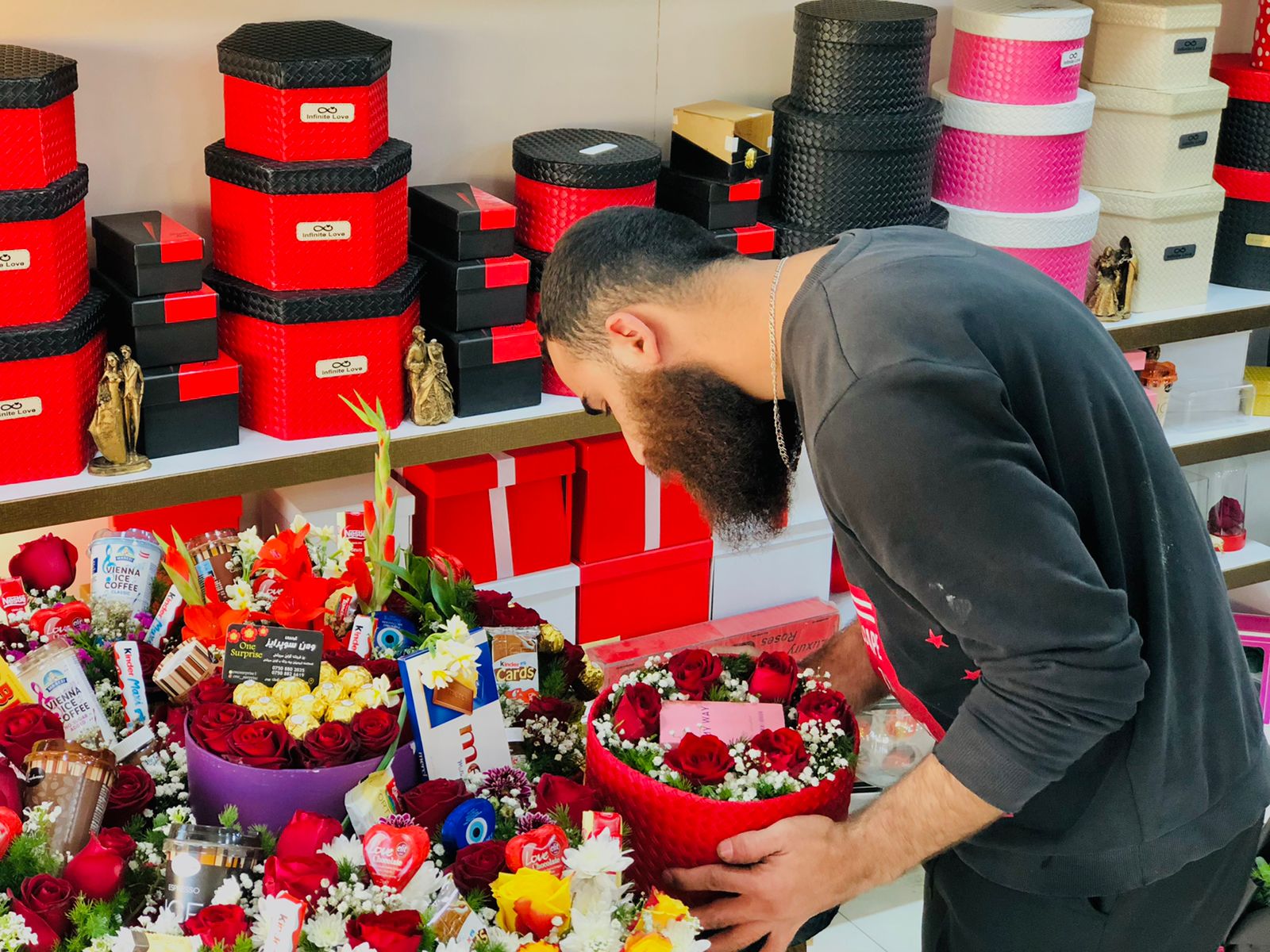 A florist in Duhok on Valentine’s Day, Monday, Feb. 14, 2022 (Photo: Kurmanj Nhili)